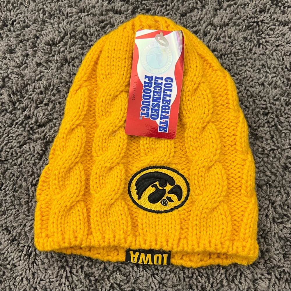 Iowa Hawkeyes Beanie Cable Knit One Size Gold Stocking Cap Warm Collegiate NWT